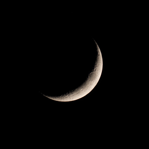 Crescent Moon | Photo by Colin Robb!