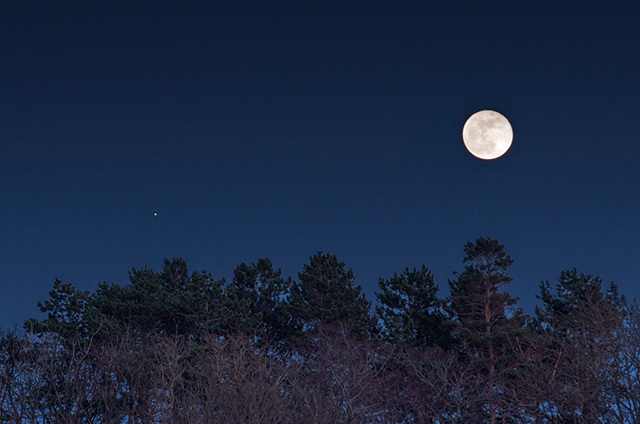 The Moon and Jupiter - The Sun, the Moon, and the Stars!