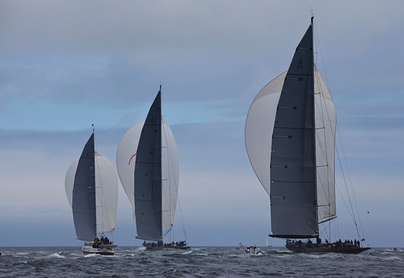 J Class yachts before the wind