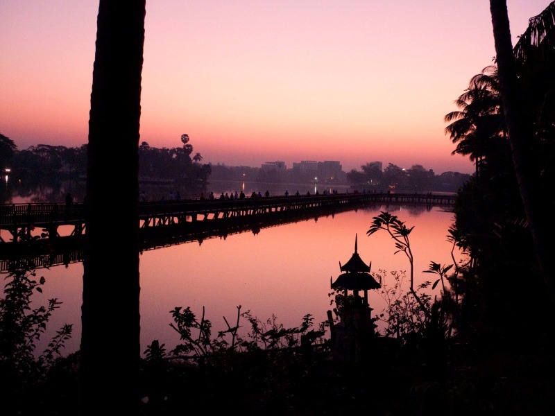 Kandawgyi Lake