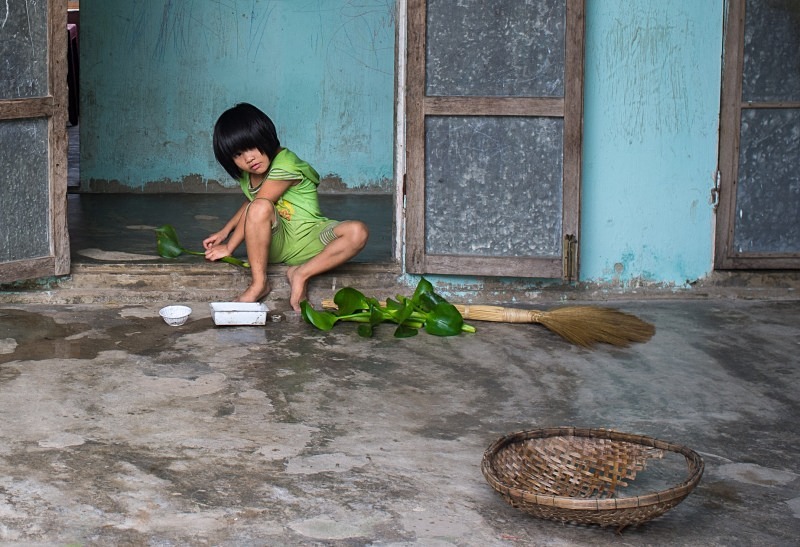 Village on the banks of the Thu Bon River - Vietnam January 2013