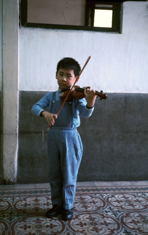 Young Chinese violinist