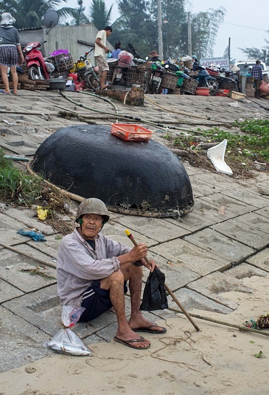 Banks of the Thu Bon River - Vietnam January 2013