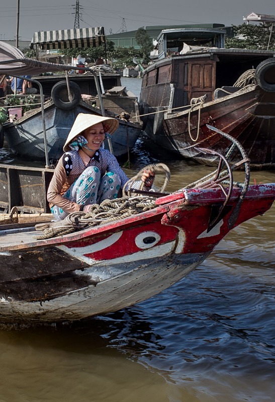 Mekong boat lady - Vietnam January 2013