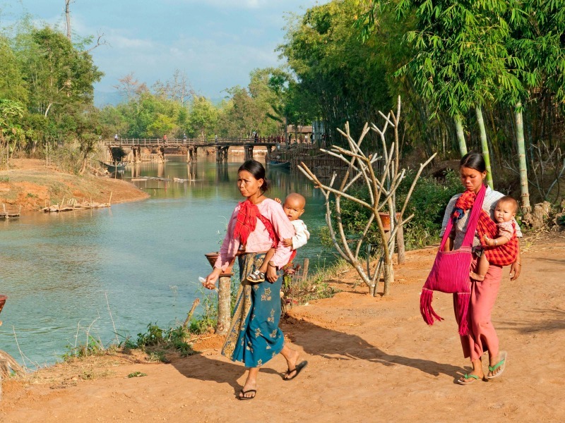 Intha women, Burma