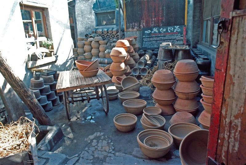 A Chinese pottery in Xinjiang