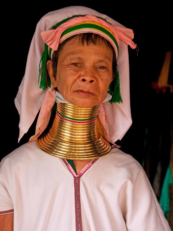 giraffe woman