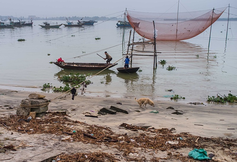 Thu Bon River at dawn - Vietnam January 2013