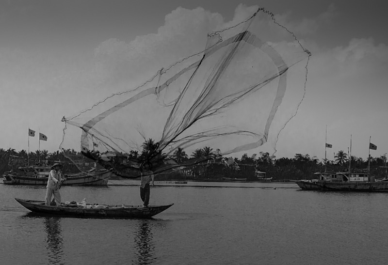 Fishermen on the Thu Bon River, Hoi An - Vietnam January 2013