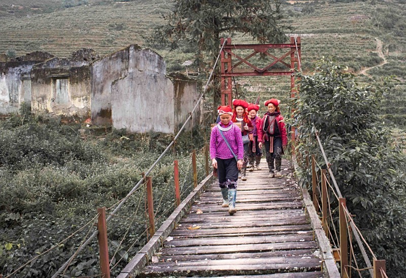 Red Dao near the China border - Vietnam January 2013