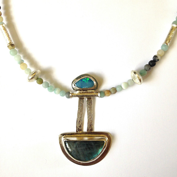  - Beaded pendants & necklaces