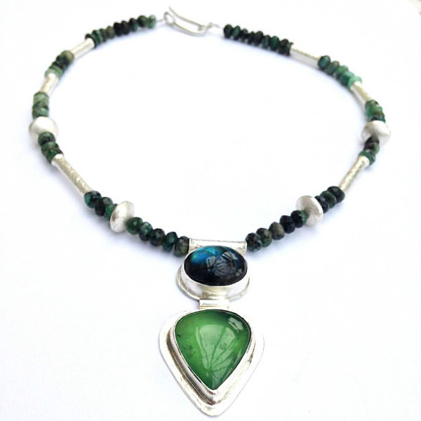  - Beaded pendants & necklaces