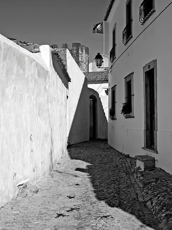 Loulé Passage Way - Black and White