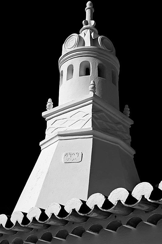 Algarve Chimney - Black and White