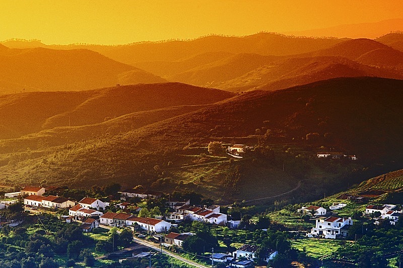 Sunset at Cumeada - Dawn and Dusk