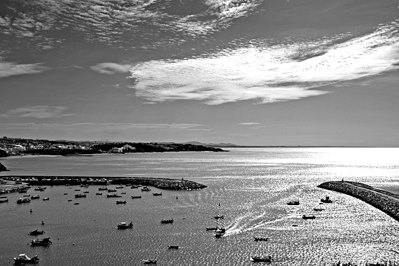 Baleeira Fishing Port - Black and White