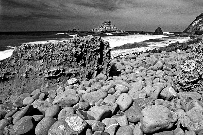 Boulder Beach - Black and White