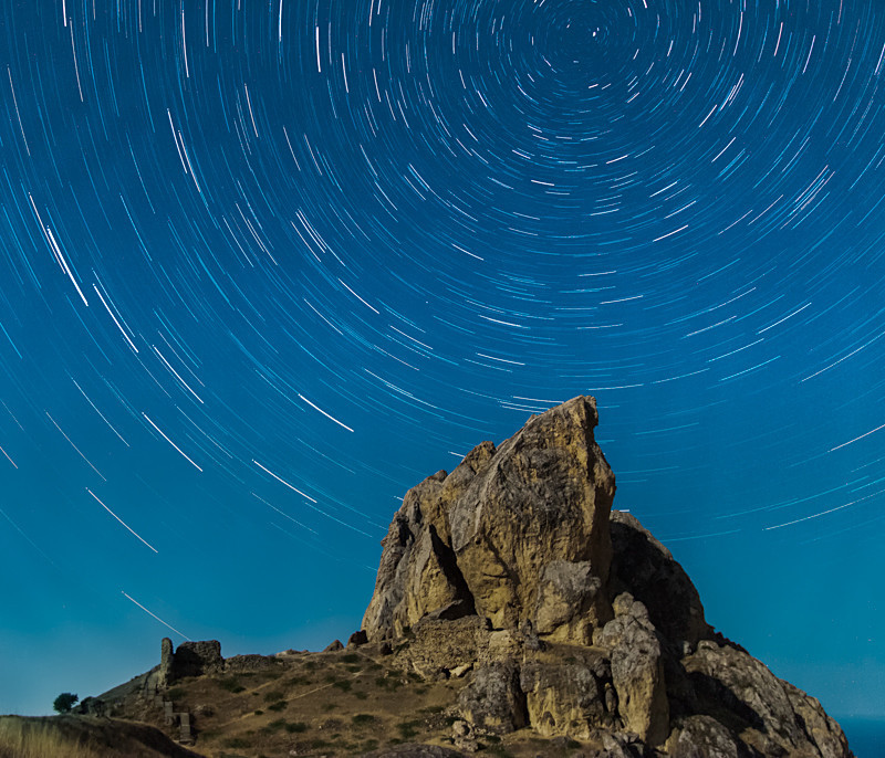 Star trails over Besh Barmag Mountain