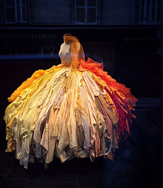 Shopwindow on the Rue des Saint Peres, Paris - Paris ma belle