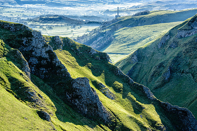 Looking down Winnats Pass (2) - Around Castleton