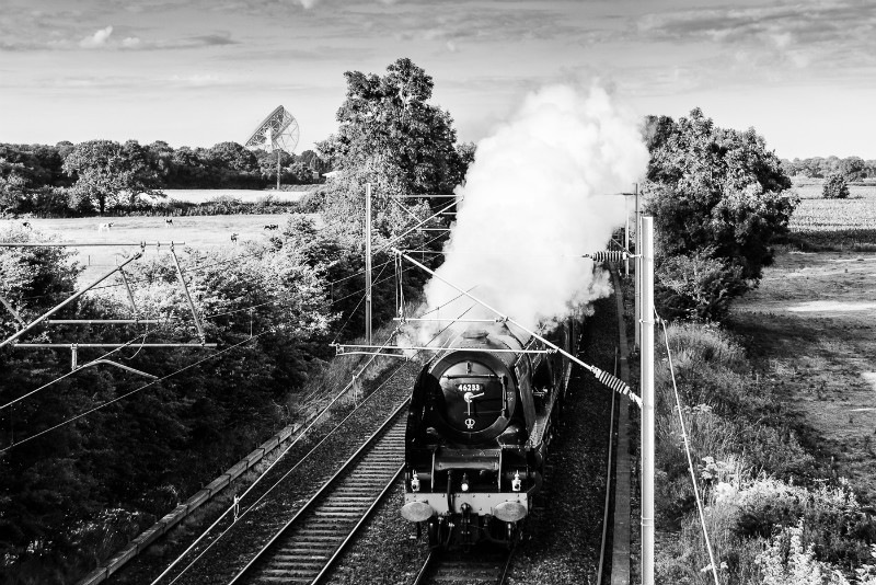 Scarborough Flyer passing Jodrell Bank, Cheshire (1) - Jodrell Bank