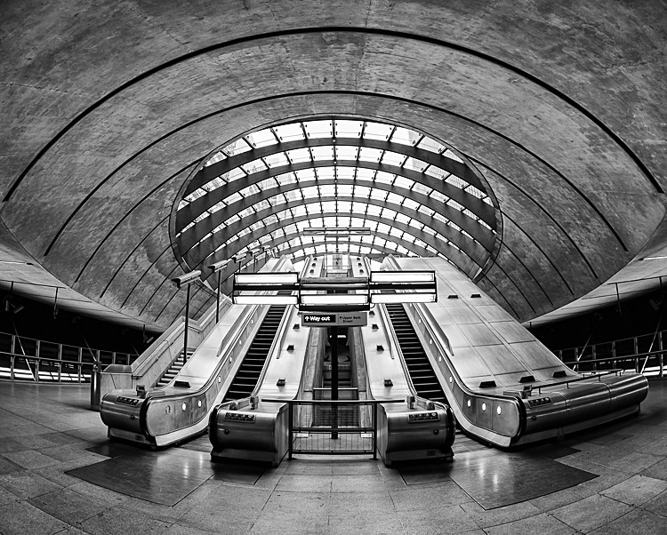 Canary Wharf tube station (2) - Underground/DLR