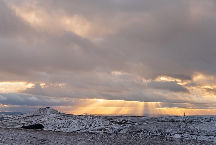 Shutlingsloe from the Cat and Fiddle (4) - Shutlingsloe