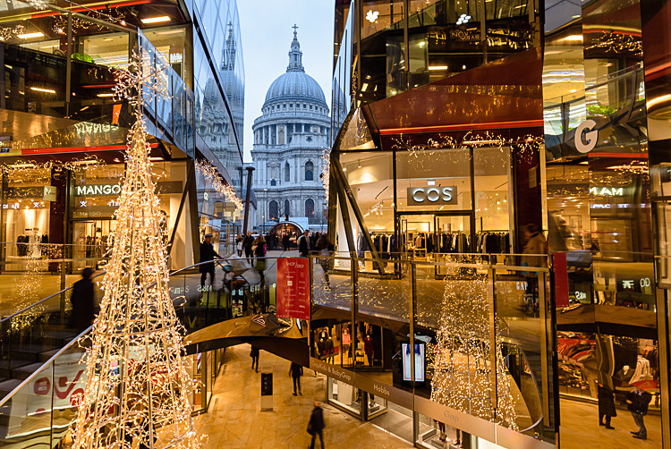 Christmas Tree and St Paul's Cathedral - St Paul's Cathedral