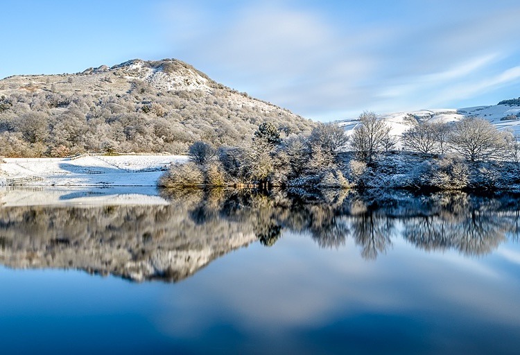 Tegg's Nose reflections in Bottoms reservoir - Macclesfield in Winter