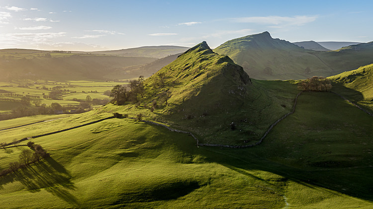 Parkhouse Hill and Chrome Hill from Hitter Hill (1) - Parkhouse and Chrome Hills