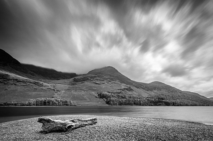 Water's edge, Buttermere (2) - The Lake District