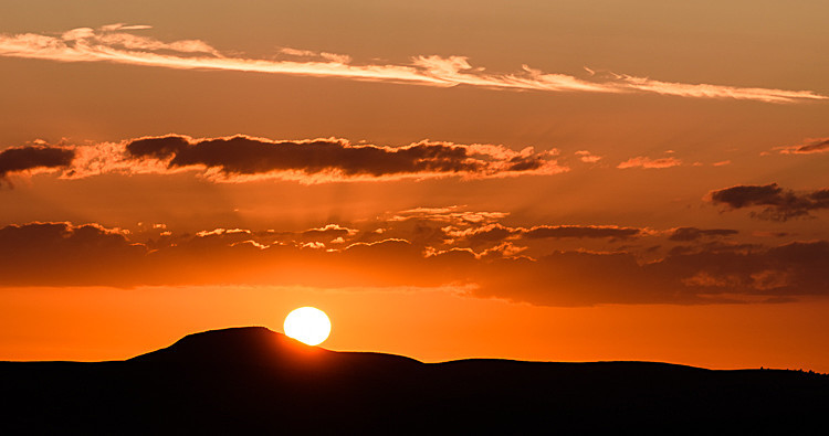Sun setting over Shutlingsloe - Shutlingsloe