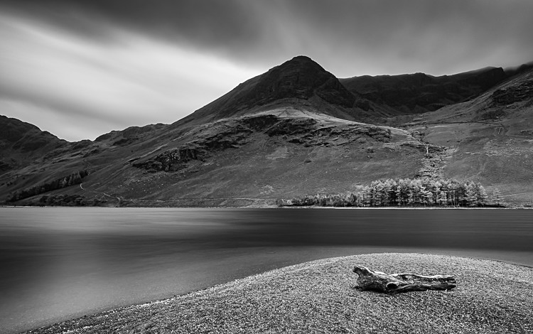 Water's edge, Buttermere (1) - The Lake District