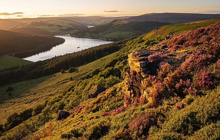 Ladybower Reservoir from Bamford Edge (3) - Ladybower Reservoir