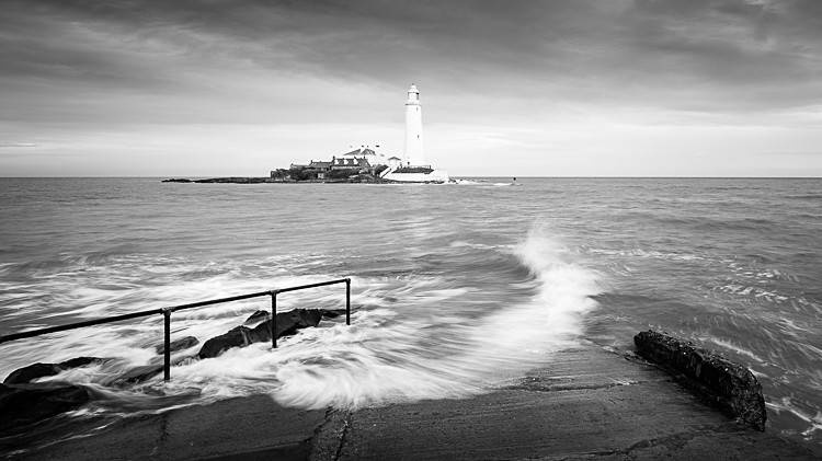 St Mary's Lighthouse from the jetty (1) - Whitley Bay