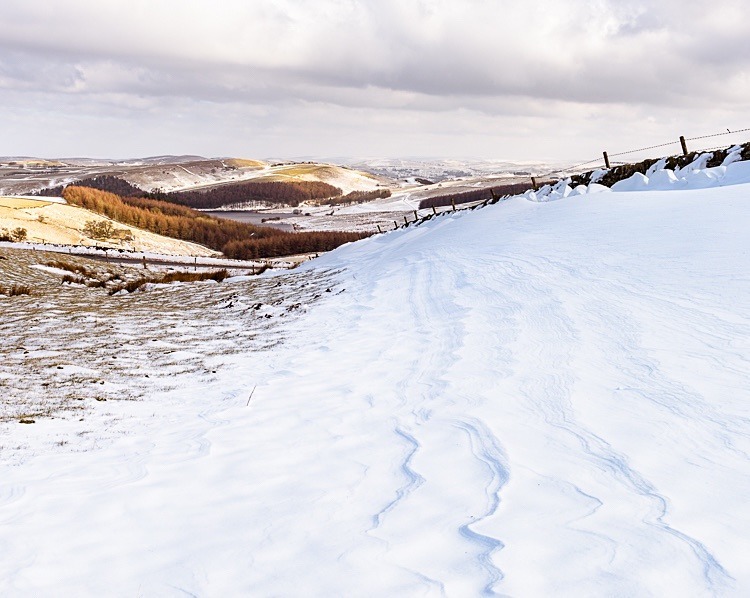 Lamaload reservoir from Buxton Road (2) - The Cat and Fiddle