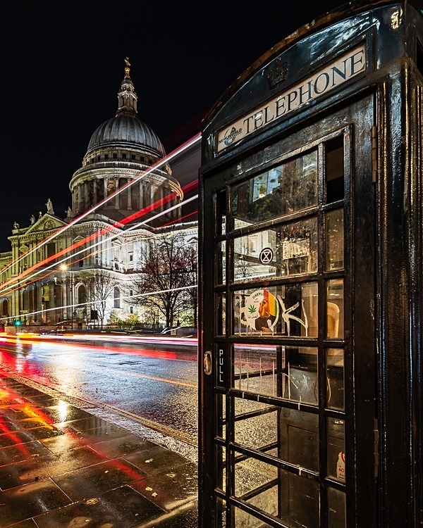 Telephone box outside St Paul's Cathedral - St Paul's Cathedral
