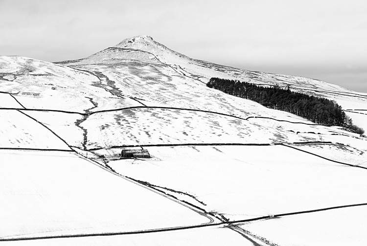 Shutlingsloe under snow (11) - Shutlingsloe