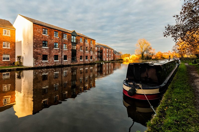 Between Bridges 76 and 77, Macclesfield Canal (2) - Bridges 71 to 80