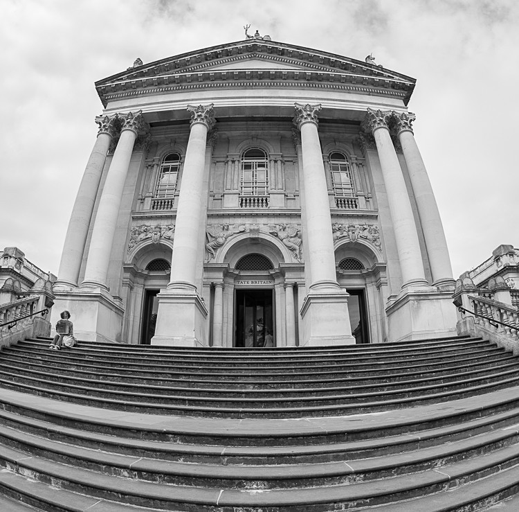 Outside Tate Britain - Street Photography
