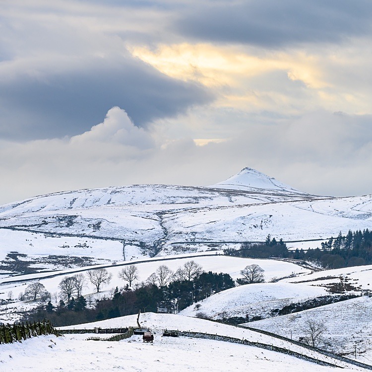 Shutlingsloe under snow (9) - Shutlingsloe