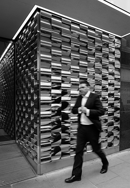 Walk on by, Callum Street - Street Photography