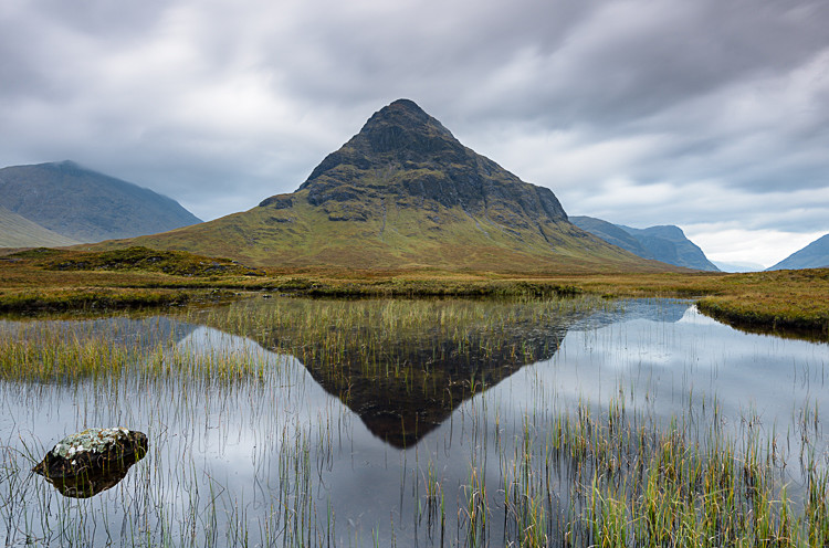 Lochan Na Fola, featuring Buachaille Etive Beag - Glencoe