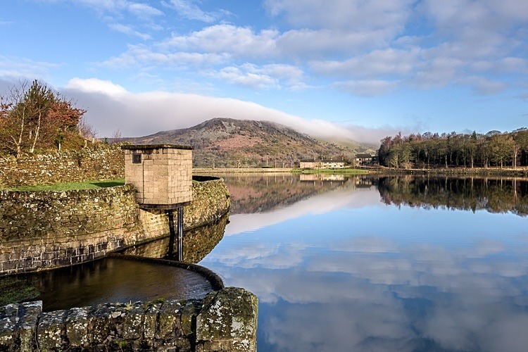 Tegg's Nose reflected in Ridgegate reservoir (1) - Macclesfield Countryside