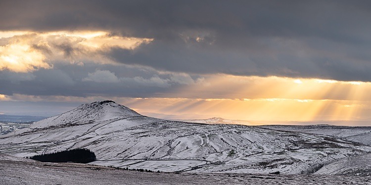 Shutlingsloe from the Cat and Fiddle (5) - Shutlingsloe