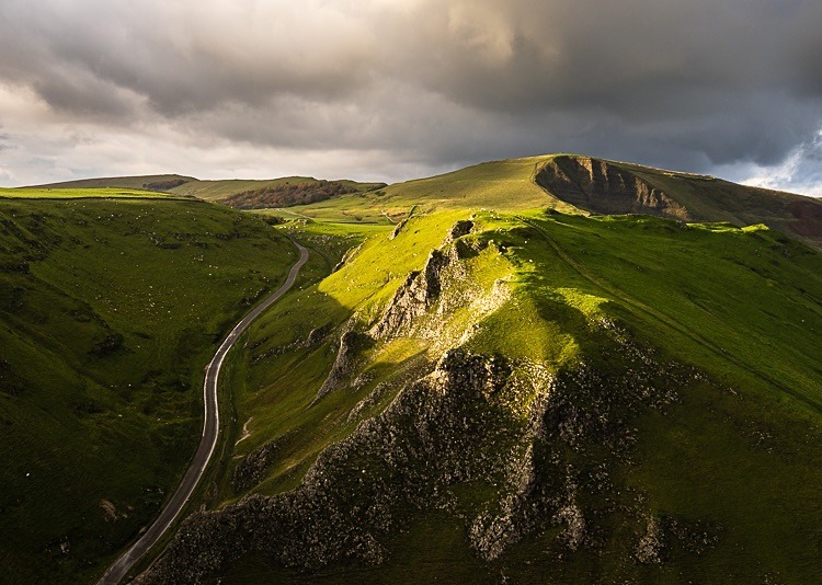 Winnats Pass and Mam Tor - Around Castleton