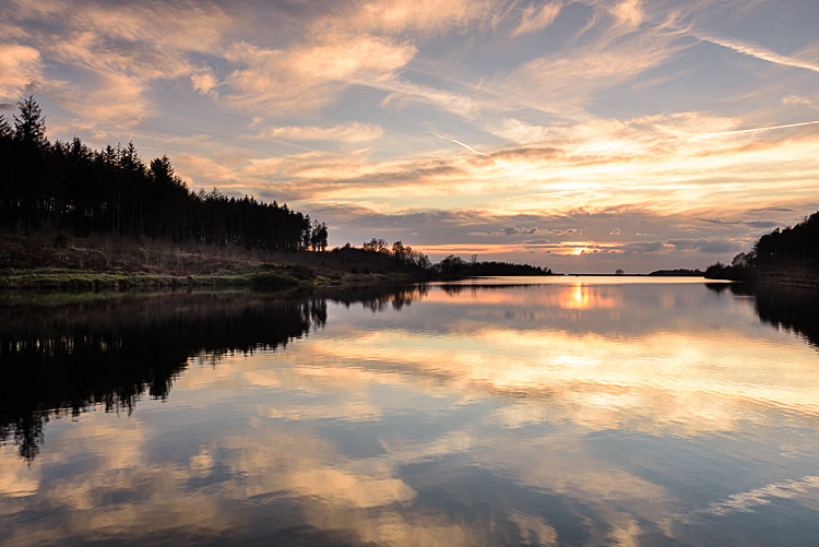 Sunset over Ridgegate Reservoir (2) - The Langley Reservoirs