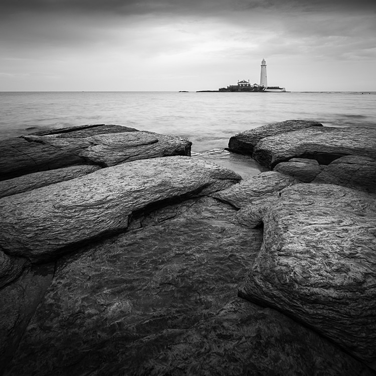 St Mary's Lighthouse from the mud stones (2) - Whitley Bay