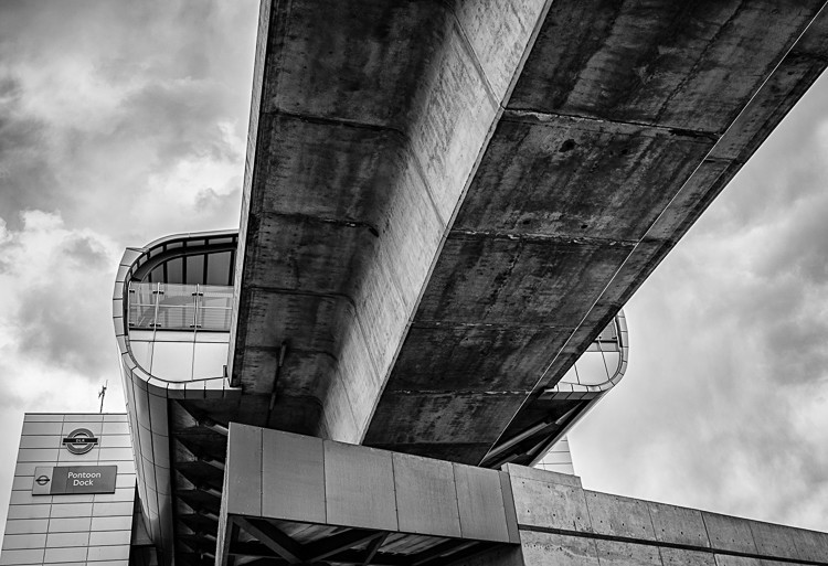 Pontoon Dock DLR - Underground/DLR