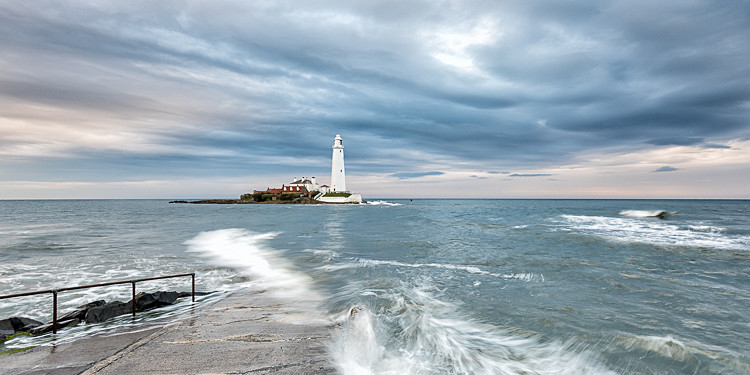 St Mary's Lighthouse from the jetty (8) - Whitley Bay